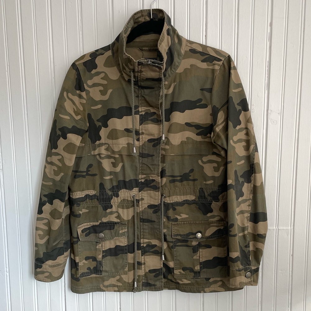 Women’s Camo Print Utility Jacket Size Large